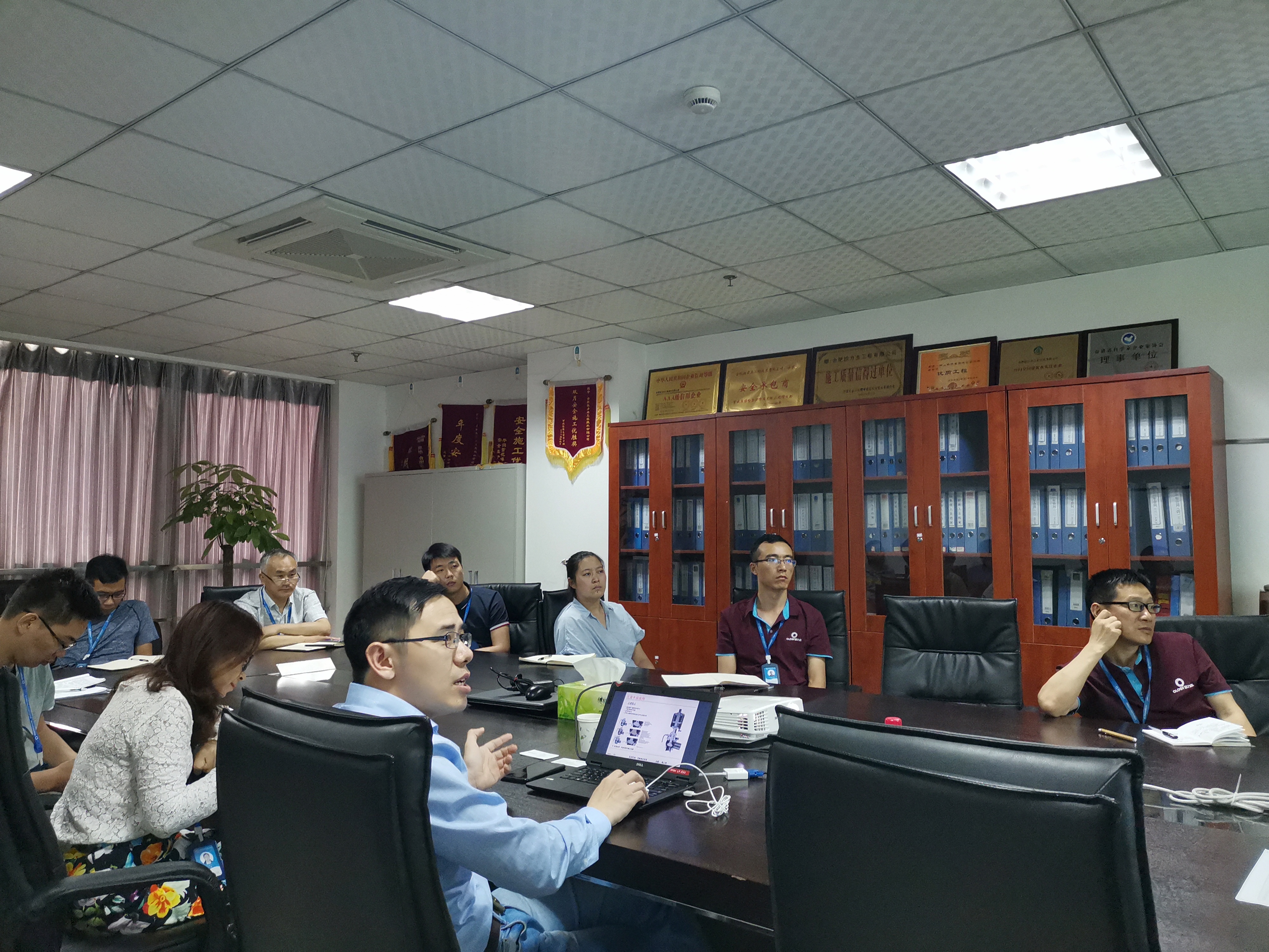 27日濱特爾 27日濱特爾